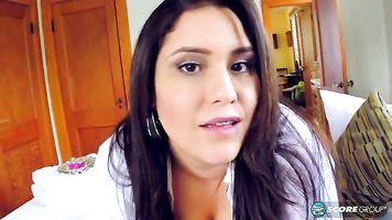 Charley Green muestra por qué tiene uno de los mejores y más aptos cuerpos de bikini en Inglaterra y más allá en este video de SCORELAND.