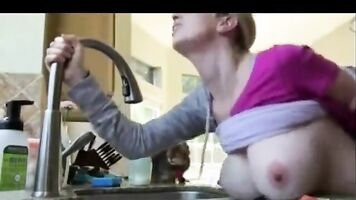 lindo bigtits milf de pie doggystyle 2-boltonwife