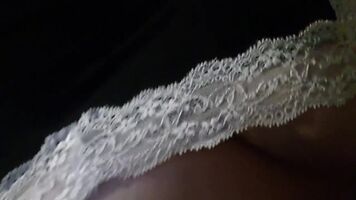 Casualmente Jugando con mis Enormes Tetas