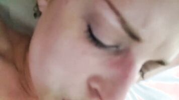 Amigo Consigue Vagina Llena de Extraños Dick