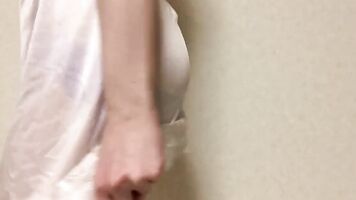 Nippon Hermosa Chica Panty Show VOL.1 / probándose las Bragas Calientes!